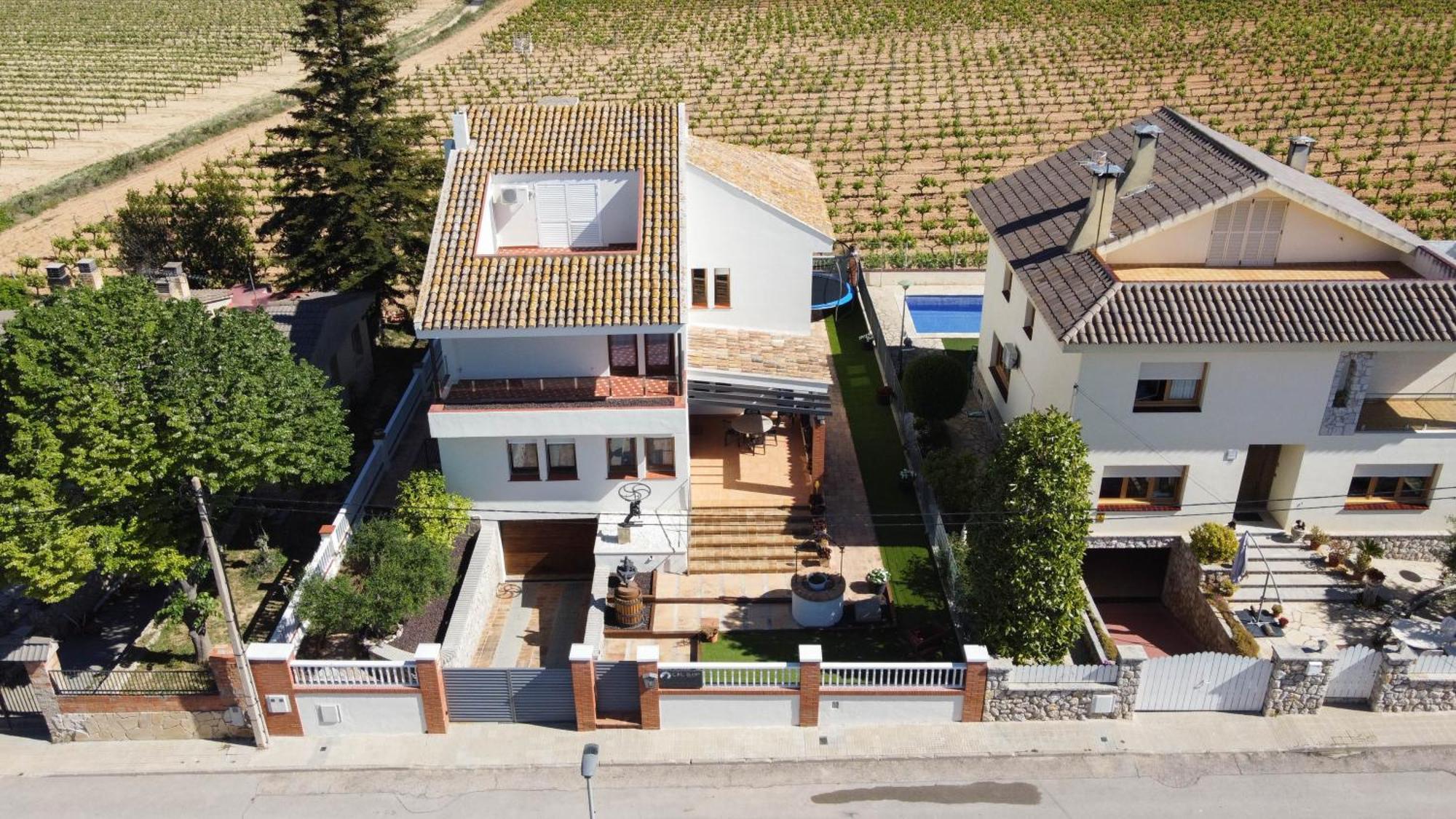 Cal Llop Hébergement de vacances Sant Cugat de Sesgarrigues